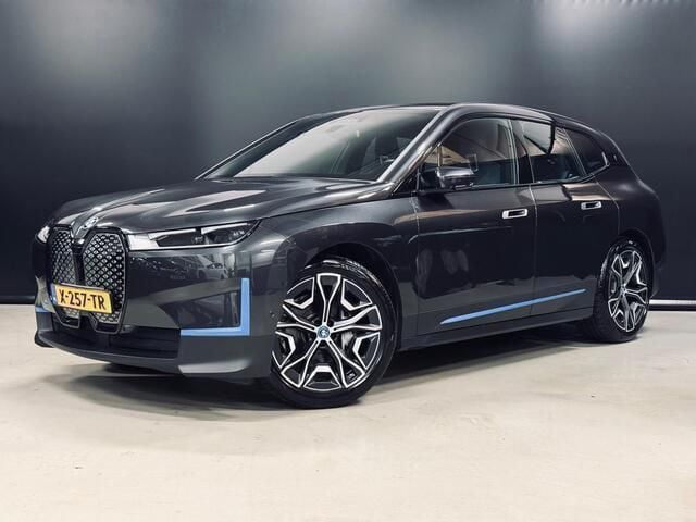 Grijs Gebruikt 2021 BMW iX Executive SUV | € 46.750 (Goede deal) - Afbeelding 1/4