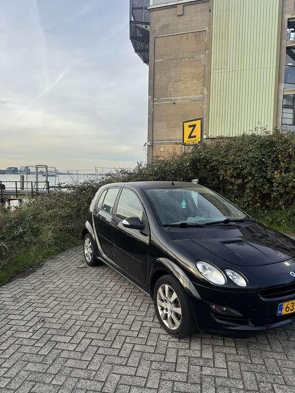 Zwart Occasion 2004 Smart ForFour Hatchback | € 999 (Eerlijke prijs) - Afbeelding 1/4