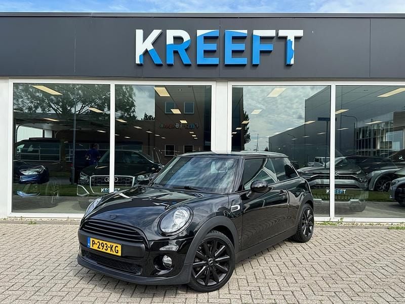 Zwart Gebruikt 2018 Mini Cooper Pepper Hatchback | € 13.950 (Goede deal) - Afbeelding 1/4