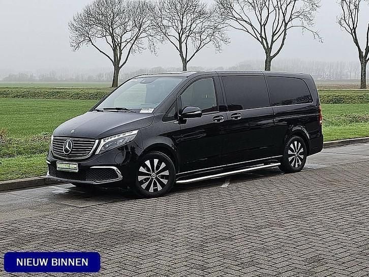 Zwart Occasion 2024 Mercedes EQV300 MPV | € 50.950 (Goede deal) - Afbeelding 1/4