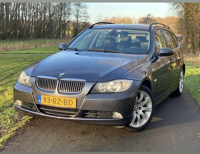 Grijs Occasion 2005 BMW 325 Stationwagen | € 5.250 (Eerlijke prijs) - Afbeelding 1/4