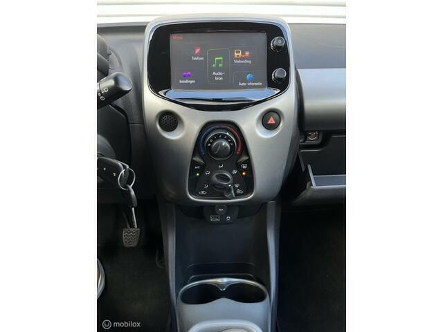 Occasion Toyota Aygo X-play 69 PK (50 kW) 2015 Wit Hatchback