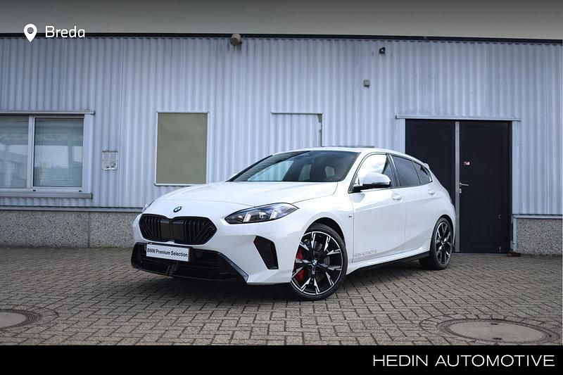 Wit Gebruikt 2025 BMW 120 M Sport Hatchback | € 40.880 - Afbeelding 1/4