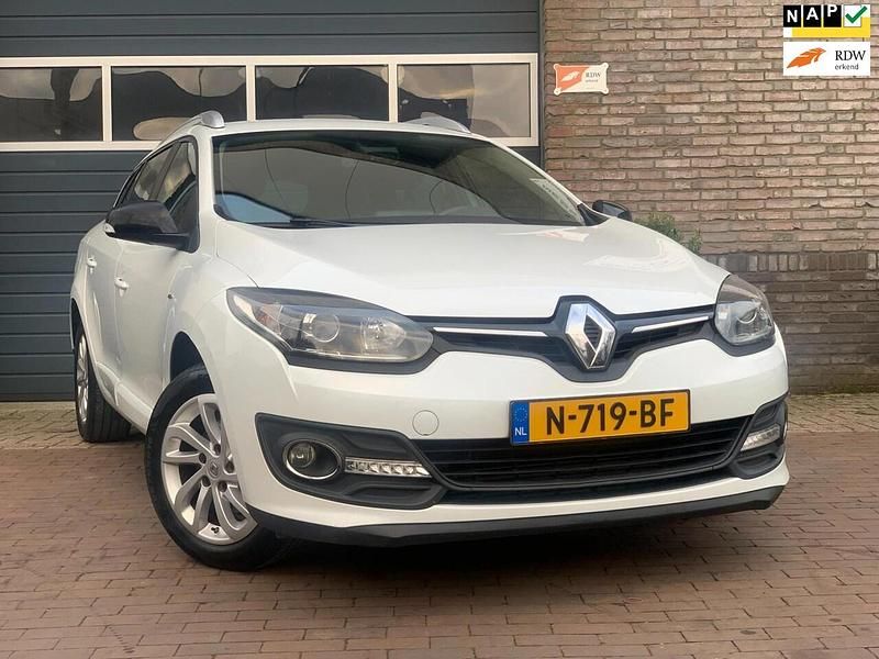 Wit Occasion 2016 Renault Mégane GrandTour LIMITED Stationwagen | € 6.440 (Eerlijke prijs) - Afbeelding 1/4