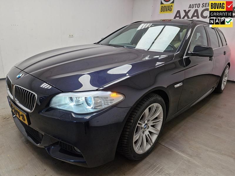 Zwart Gebruikt 2013 BMW 520 Executive Stationwagen | € 9.995 (Goede deal) - Afbeelding 1/4