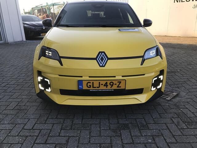 Occasion Renault R5 Komfort 110 kW (150 PK) 2024 Yellow pop met dak in sterzwar Hatchback