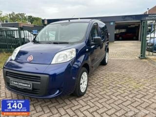 Blauw Gebruikt 2016 Fiat Qubo Trekking MPV | € 8.499 - Afbeelding 1/4