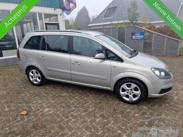 Grijs Gebruikt 2005 Opel Zafira Enjoy MPV | € 1.995 (Eerlijke prijs) - Afbeelding 1/4