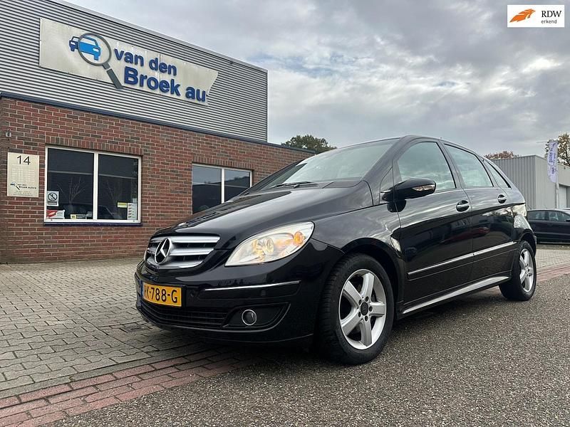 Zwart (metallic) Gebruikt 2008 Mercedes B200 MPV | € 3.450 (Eerlijke prijs) - Afbeelding 1/4