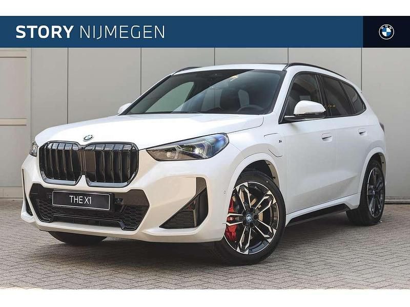 Wit Nieuw 2025 BMW X1 Comfort Edition SUV | € 65.714 (Goede deal) - Afbeelding 1/4