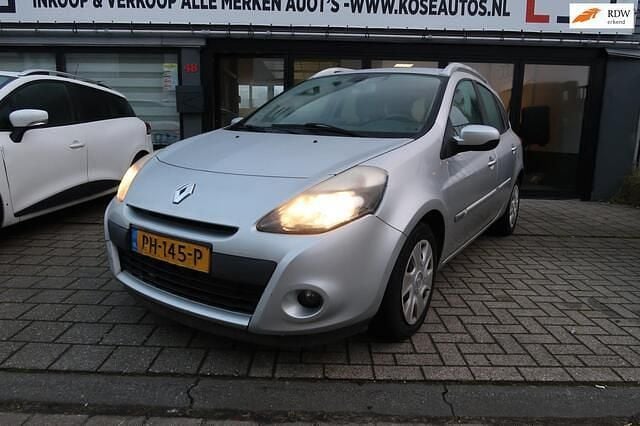 Grijs Occasion 2012 Renault Clio GrandTour Authentique Stationwagen | € 2.950 (Goede deal) - Afbeelding 1/4