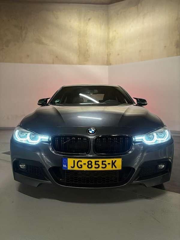 Gebruikt 2016 BMW 318 M Sport Sedan | € 17.900 (Eerlijke prijs) - Afbeelding 1/4