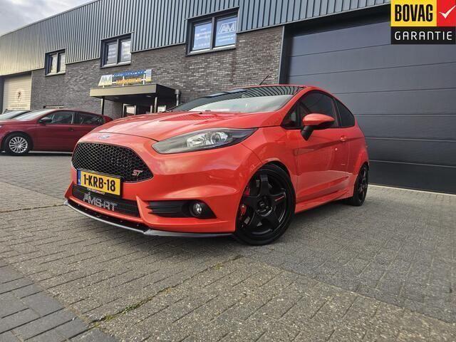 Oranje Occasion 2013 Ford Fiesta ST Hatchback | € 4.999 (Super prijs) - Afbeelding 1/4