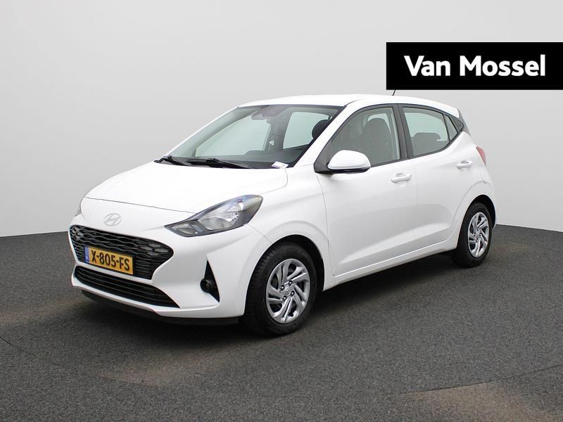Wit Gebruikt 2023 Hyundai i10 Comfort Hatchback | € 17.900 (Eerlijke prijs) - Afbeelding 1/4