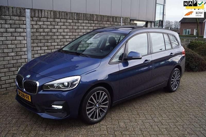 Blauw Occasion 2021 BMW 218 Gran Tourer Executive MPV | € 22.950 (Iets duurder) - Afbeelding 1/4