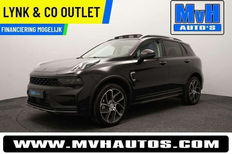 Zwart, metallic lak Gebruikt 2023 Lynk & Co 01 SUV | € 27.499 (Eerlijke prijs) - Afbeelding 1/1