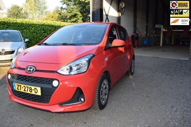 Rood Gebruikt 2019 Hyundai i10 Comfort Hatchback | € 7.995 (Goede deal) - Afbeelding 1/4
