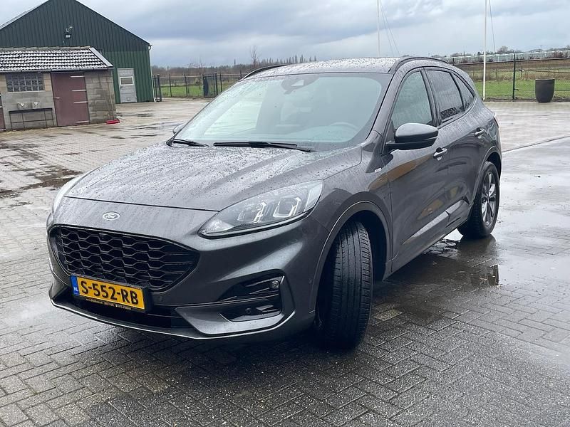 Grijs (metallic) Occasion 2021 Ford Kuga ST-Line SUV | € 21.700 (Goede deal) - Afbeelding 1/4
