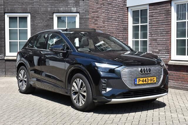 Zwart Gebruikt 2021 Audi Q4 e-tron Competition SUV | € 29.900 (Goede deal) - Afbeelding 1/4