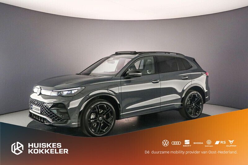 Grijs Nieuw 2025 VW Tiguan R-line Edition SUV | € 60.900 (Duur) - Afbeelding 1/4