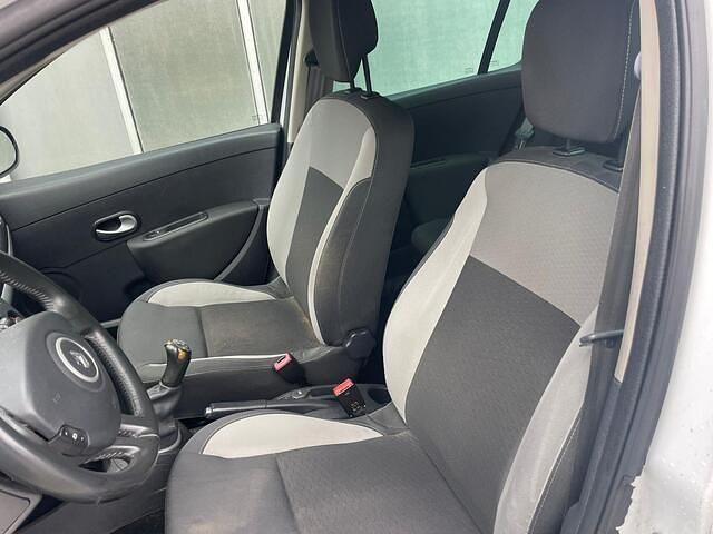 Occasion Renault Clio II 89 PK (65 kW) 2011 Wit Hatchback