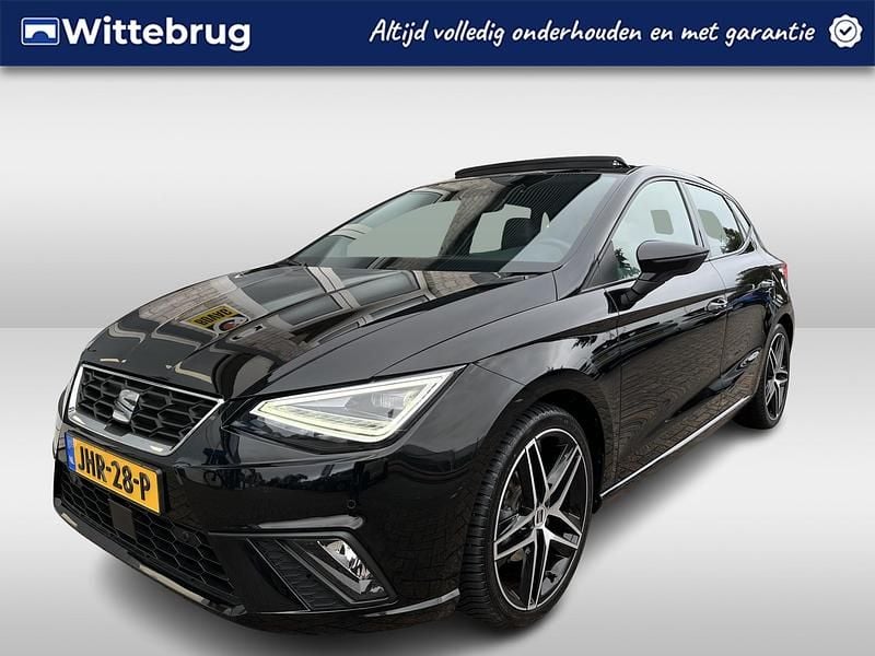 Zwart Gebruikt 2023 Seat Ibiza FR Hatchback | € 24.450 (Eerlijke prijs) - Afbeelding 1/2