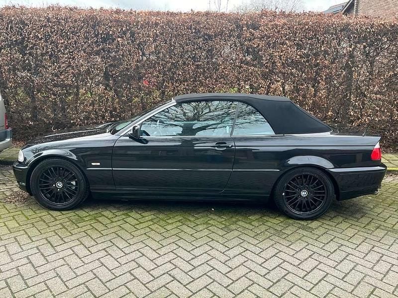 Zwart Gebruikt 2003 BMW 320 Cabriolet Cabriolet | € 5.750 (Super prijs) - Afbeelding 1/4