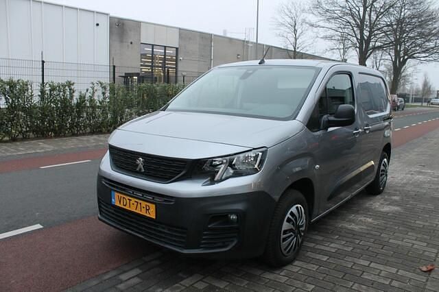 Zilver (metallic) Occasion 2020 Peugeot Partner Premium MPV | € 12.850 (Eerlijke prijs) - Afbeelding 1/4