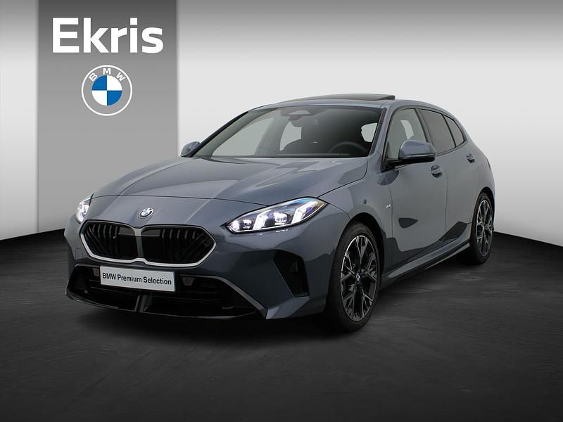 Grijs Gebruikt 2025 BMW 120 M Sport Hatchback | € 51.984 (Duur) - Afbeelding 1/4