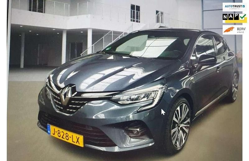 Grijs Gebruikt 2020 Renault Clio V Initiale Paris Hatchback | € 13.950 (Goede deal) - Afbeelding 1/4