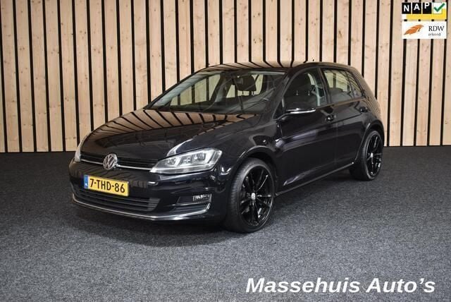 Zwart Gebruikt 2014 VW Golf VII Highline Hatchback | € 11.850 (Eerlijke prijs) - Afbeelding 1/4