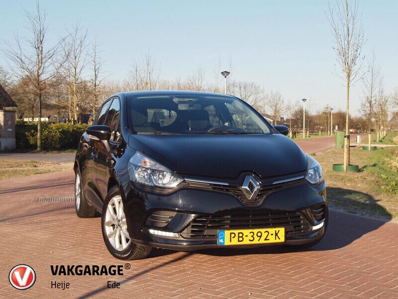 Zwart Gebruikt 2017 Renault Clio IV Zen Hatchback | € 13.490 (Eerlijke prijs) - Afbeelding 1/4