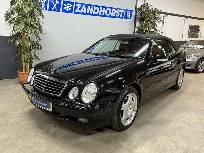 Zwart, metallic lak Gebruikt 2001 Mercedes CLK200 Elegance Cabriolet | € 9.995 (Duur) - Afbeelding 1/4