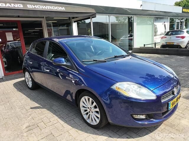 Blauw Gebruikt 2008 Fiat Bravo Emotion Hatchback | € 950 (Eerlijke prijs) - Afbeelding 1/4