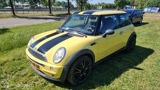 Geel Gebruikt 2001 Mini ONE Hatchback | € 1.500 (Iets duurder) - Afbeelding 1/4