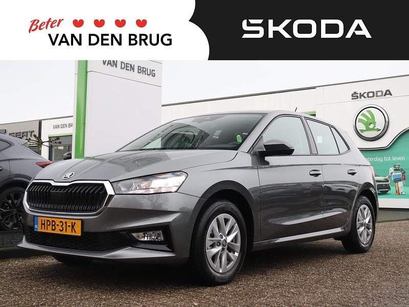 Grijs Gebruikt 2025 Skoda Fabia Selection Hatchback | € 23.195 (Eerlijke prijs) - Afbeelding 1/4