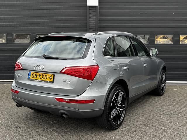 Grijs Occasion 2010 Audi Q5 SUV | € 11.900 (Eerlijke prijs) - Afbeelding 1/4