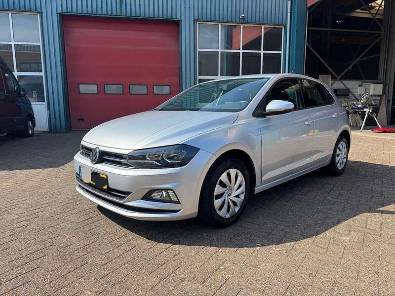 Zilver Gebruikt 2019 VW Polo Comfortline Hatchback | € 10.499 (Goede deal) - Afbeelding 1/4