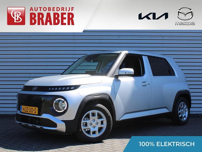 Grijs Nieuw 2025 Hyundai Inster Hatchback | € 28.545 (Duur) - Afbeelding 1/4