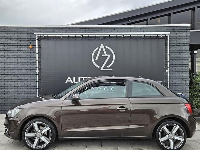 Bruin Gebruikt 2011 Audi A1 Ambition Hatchback | € 5.950 (Eerlijke prijs) - Afbeelding 1/4