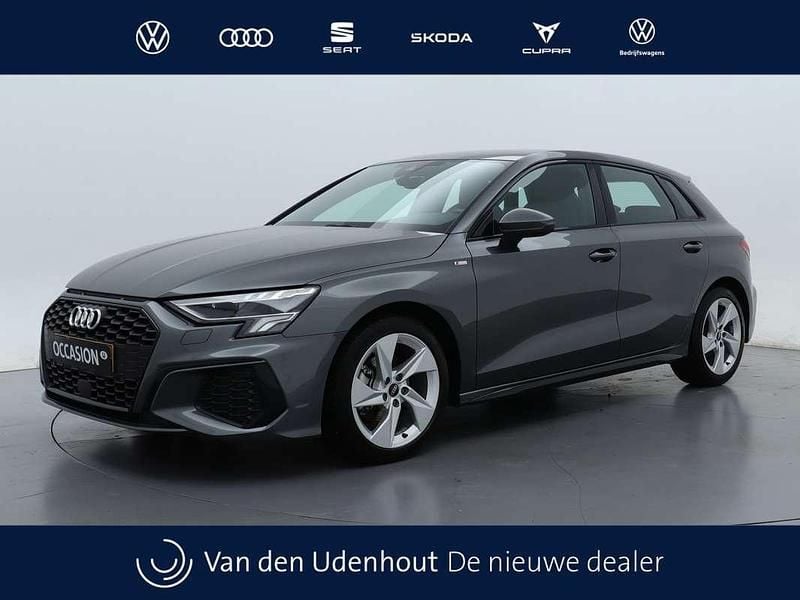 Grijs Gebruikt 2023 Audi A3 Sportback S-Line Hatchback | € 28.990 (Eerlijke prijs) - Afbeelding 1/3