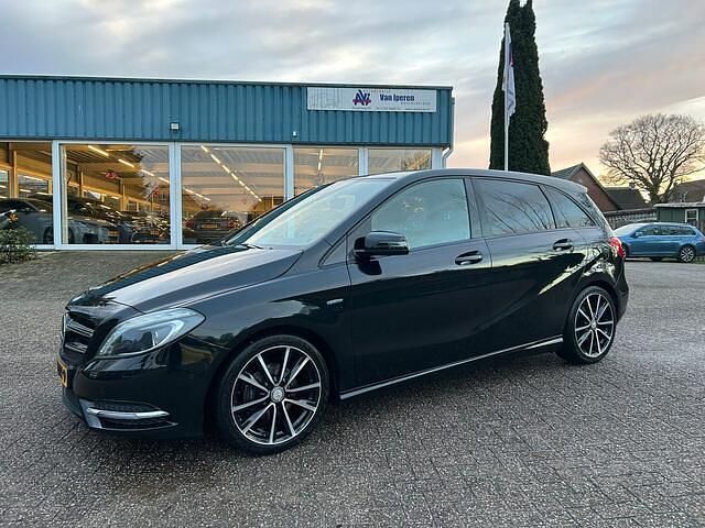 Zwart Gebruikt 2013 Mercedes B180 Ambition MPV | € 11.995 (Eerlijke prijs) - Afbeelding 1/4