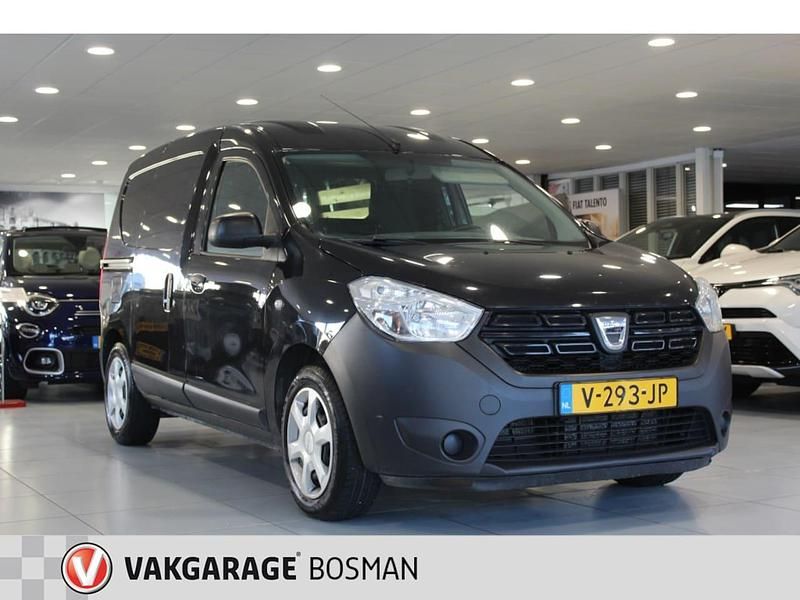 Zwart Occasion 2017 Dacia Dokker Ambiance MPV | € 6.900 (Eerlijke prijs) - Afbeelding 1/4