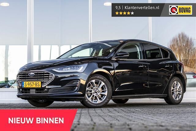 Zwart Occasion 2023 Ford Focus Titanium Hatchback | € 18.400 (Goede deal) - Afbeelding 1/4