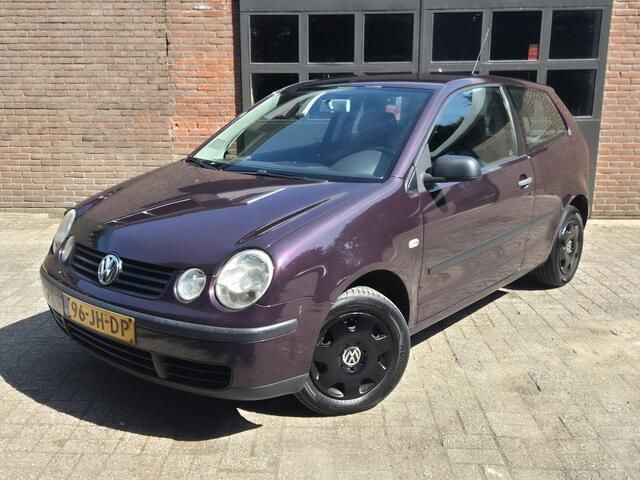 Paars Gebruikt 2002 VW Polo Hatchback | € 699 (Goede deal) - Afbeelding 1/4