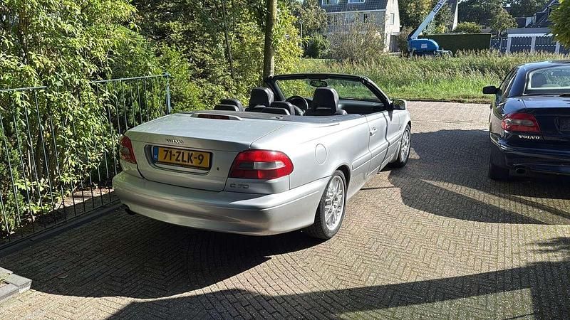 Grijs Gebruikt 2001 Volvo C70 Cabriolet | € 5.950 (Eerlijke prijs) - Afbeelding 1/4