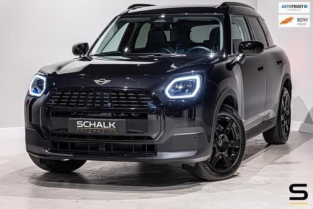 Zwart Occasion 2024 Mini Countryman Favoured SUV | € 39.950 (Goede deal) - Afbeelding 1/4