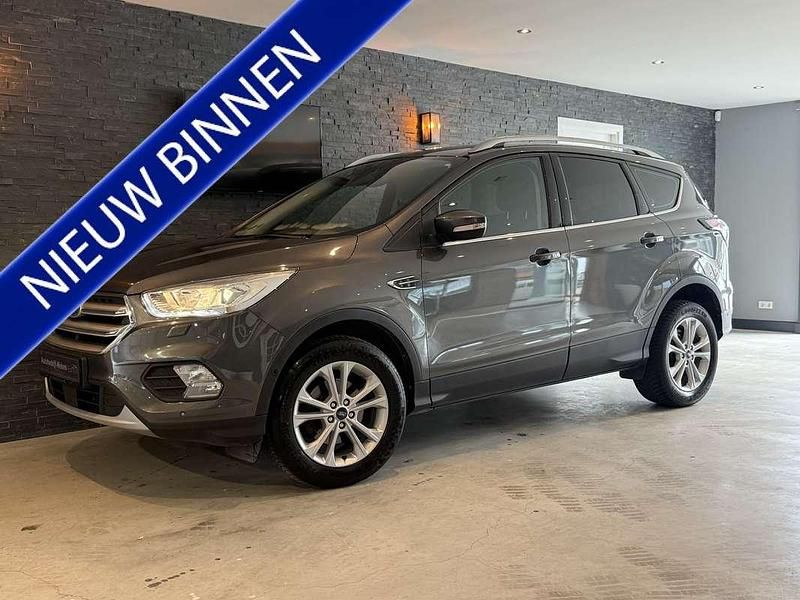 Grijs, metallic lak Gebruikt 2019 Ford Kuga SUV | € 12.750 (Super prijs) - Afbeelding 1/4