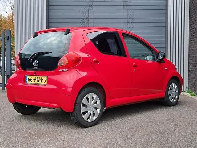 Occasion Toyota Aygo 68 PK (50 kW) 2008 Rood Hatchback