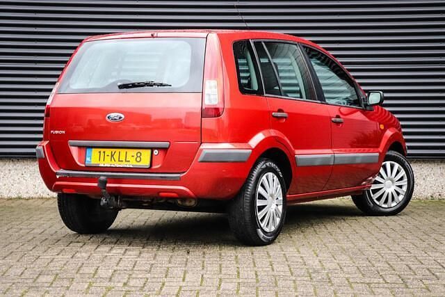 Occasion Ford Fusion Cool & Sound Edition 80 PK (58 kW) 2010 Rood (metallic) MPV